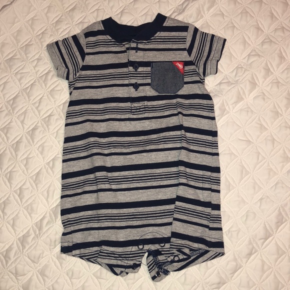 Set of 3 Rompers - 6 Months - Picture 4 of 4